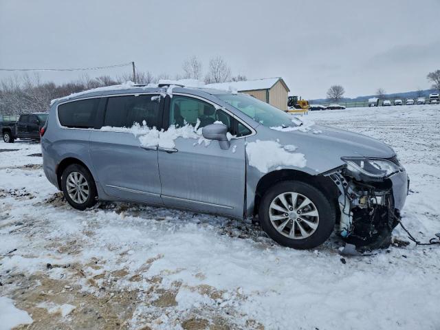 Chrysler Pacifica Touring L Image 8