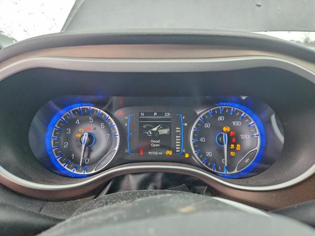 Chrysler Pacifica Touring L Image 4