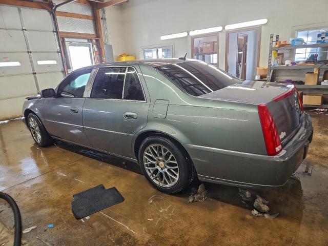 Cadillac DTS Image 3
