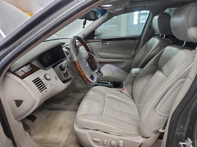 Cadillac DTS Image 6