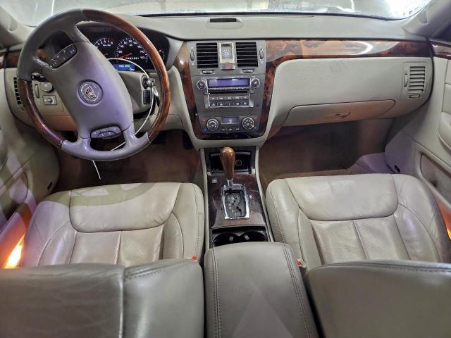 Cadillac DTS Image 12