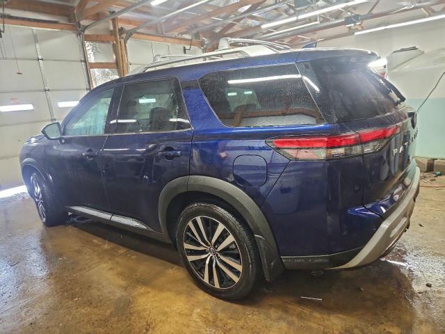 Nissan Pathfinder Platinum Image 9