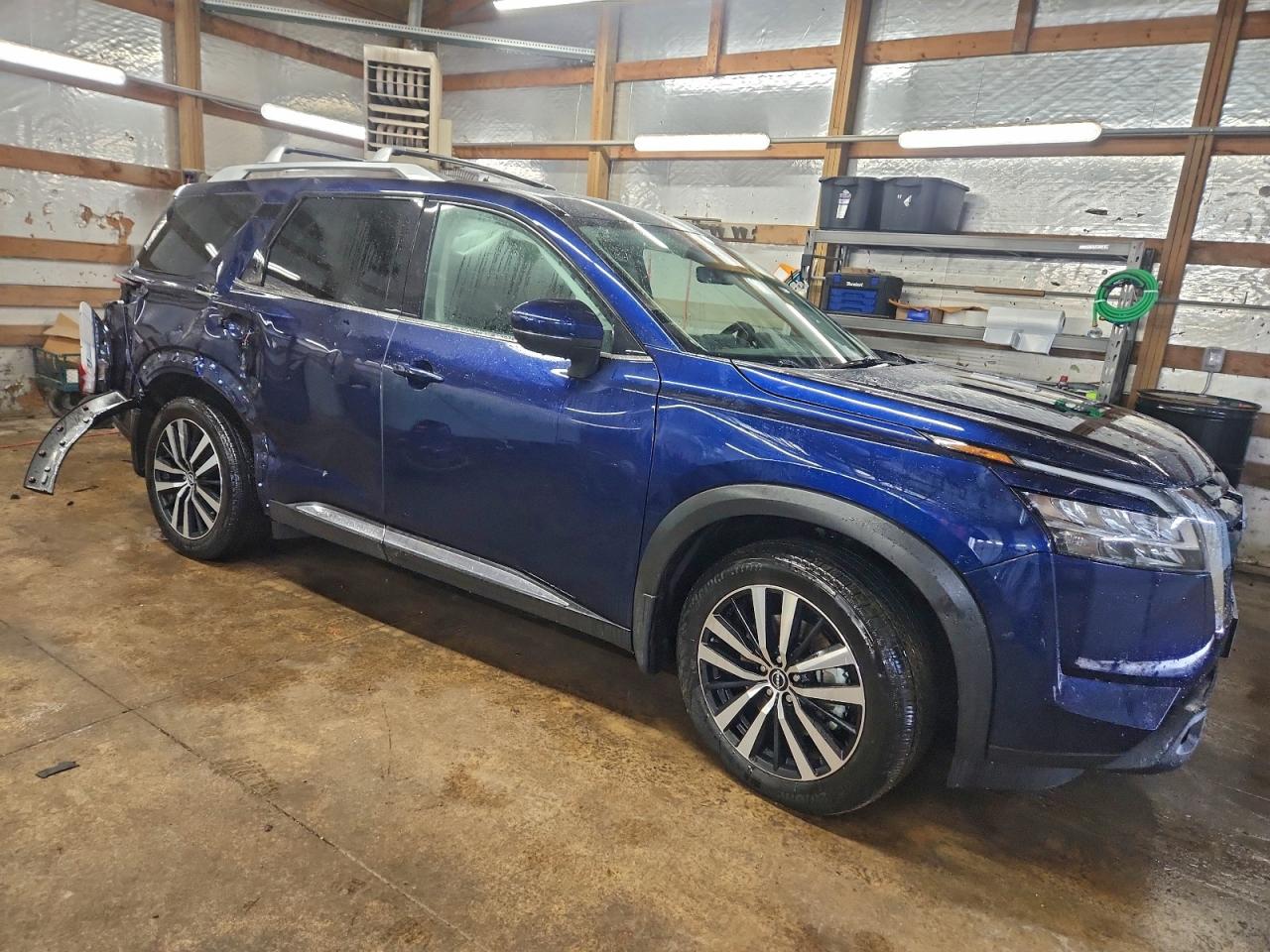 Nissan Pathfinder Platinum Image 7