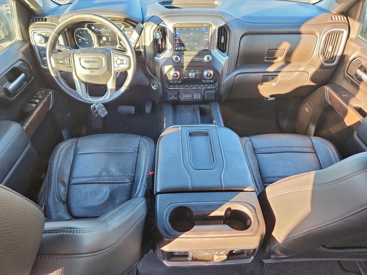 GMC Sierra K1500 Denali Image 3