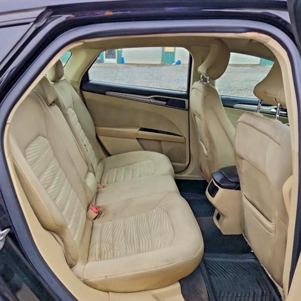 Ford Fusion Se Image 4