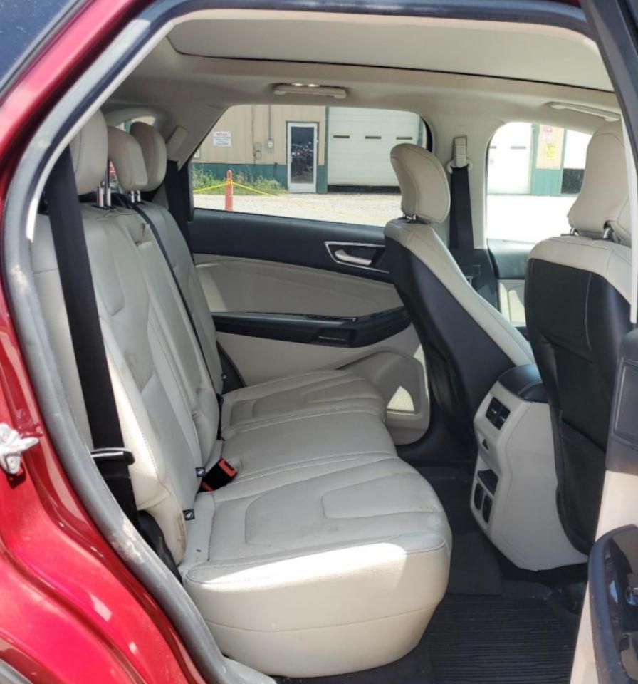 Ford Edge Titanium Image 12