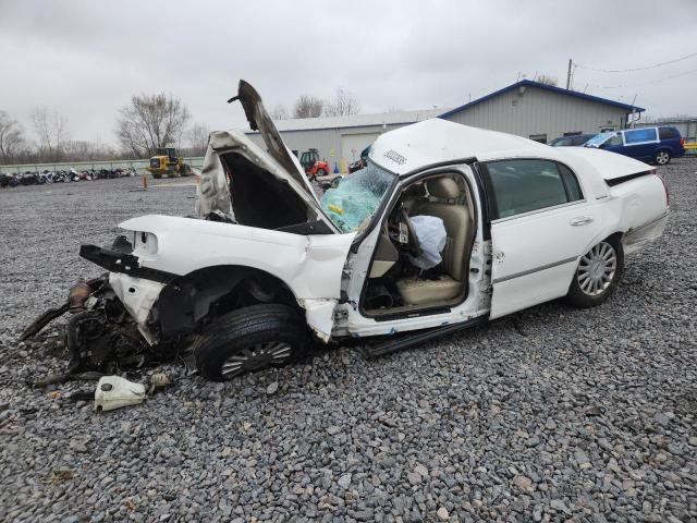  Salvage Lincoln Towncar