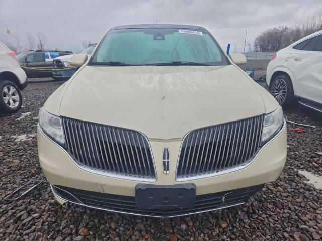 Lincoln MKT Image 8
