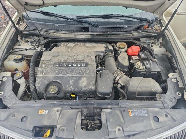 Lincoln MKT Image 10