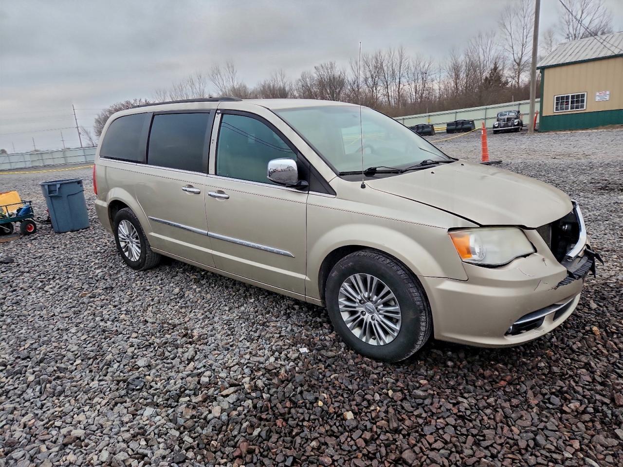 Chrysler Minivan Touring L Image 7