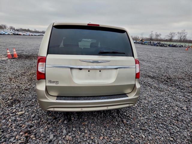 Chrysler Minivan Touring L Image 3