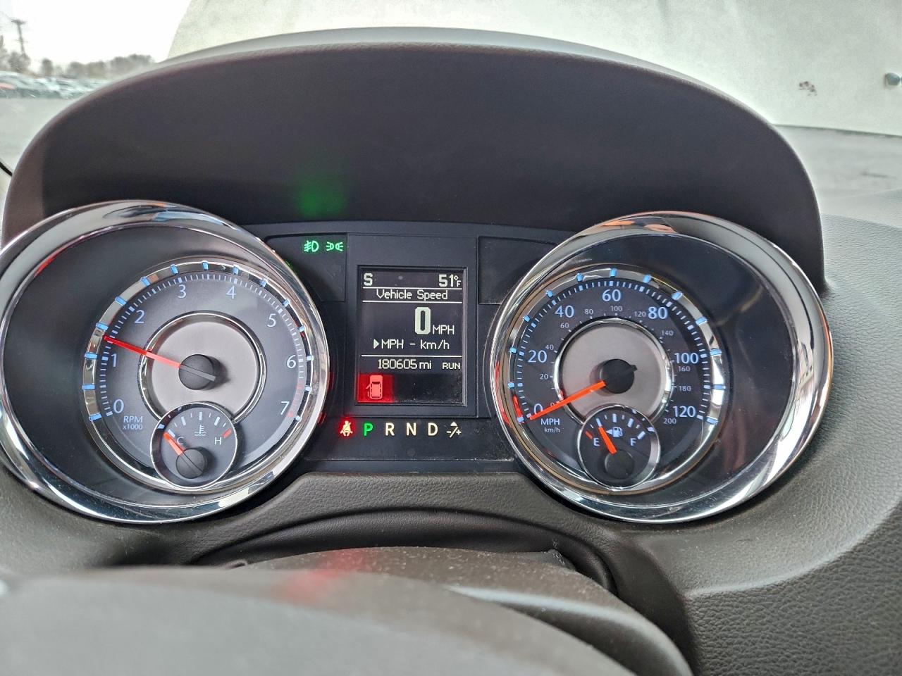 Chrysler Minivan Touring L Image 8