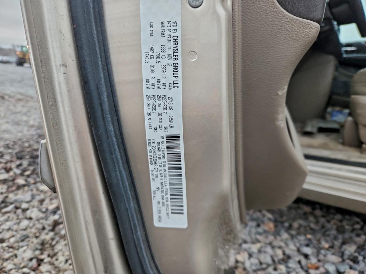 Chrysler Minivan Touring L Image 12