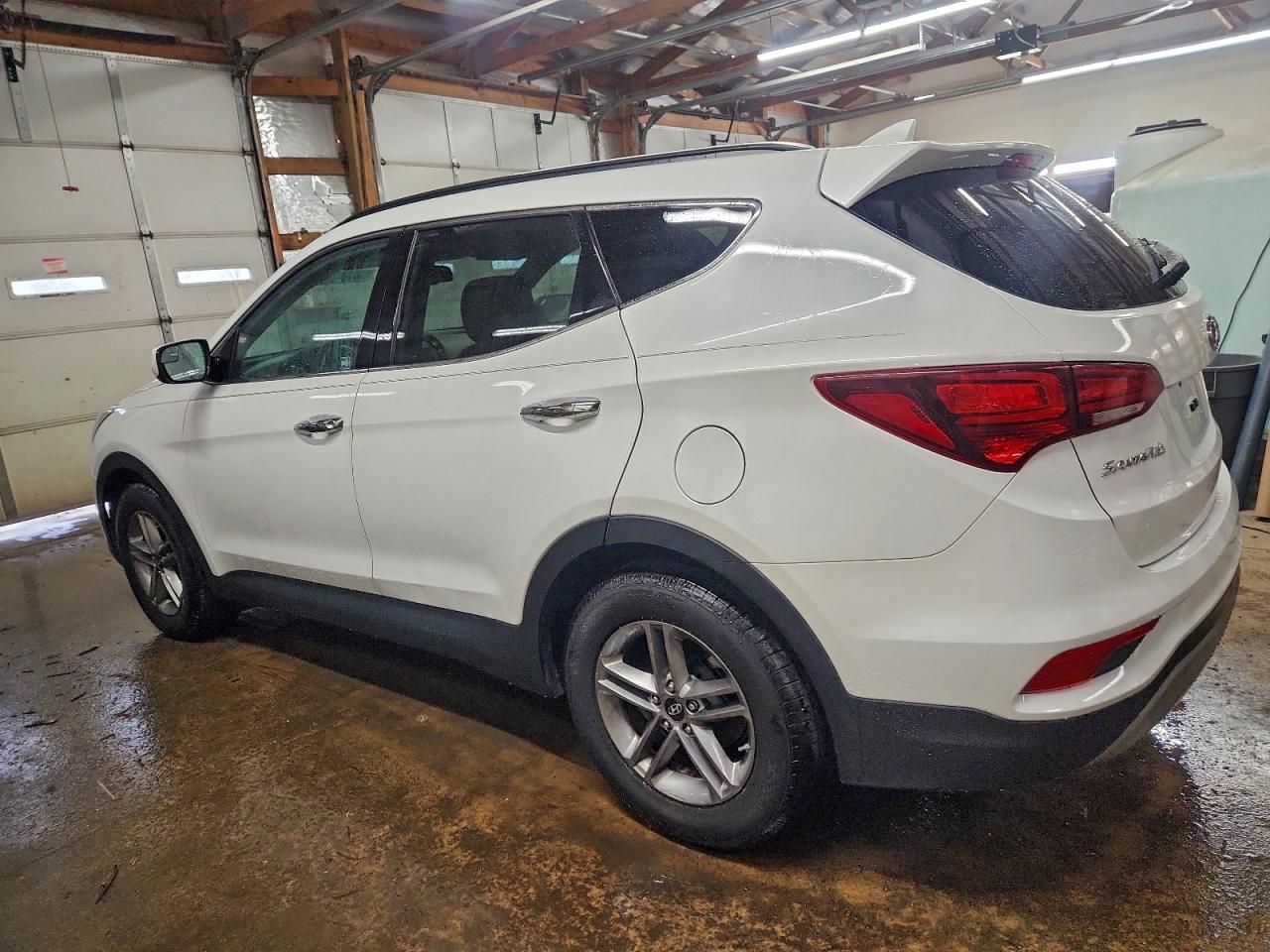 Hyundai SANTA FE Image 2