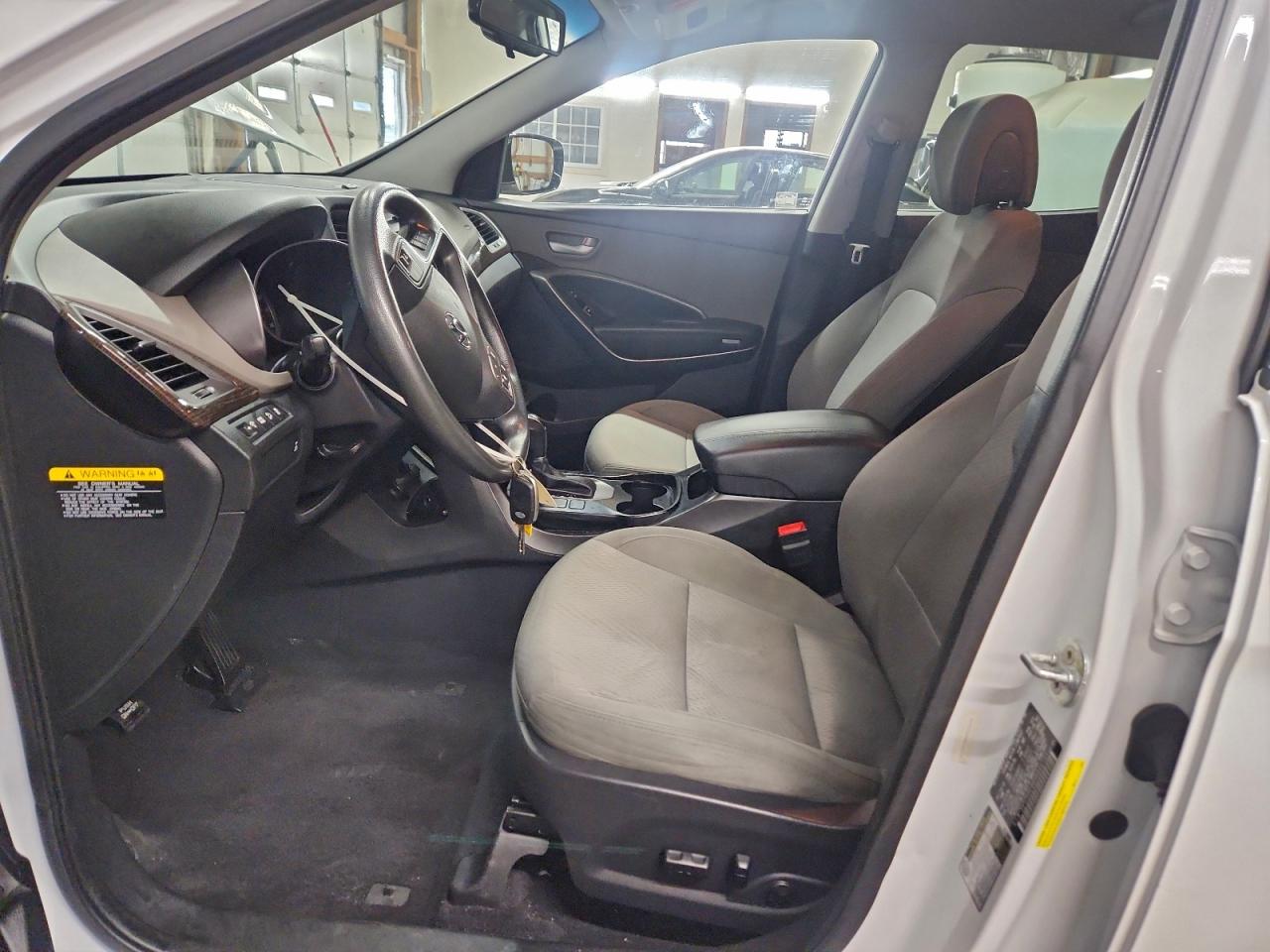 Hyundai SANTA FE Image 10