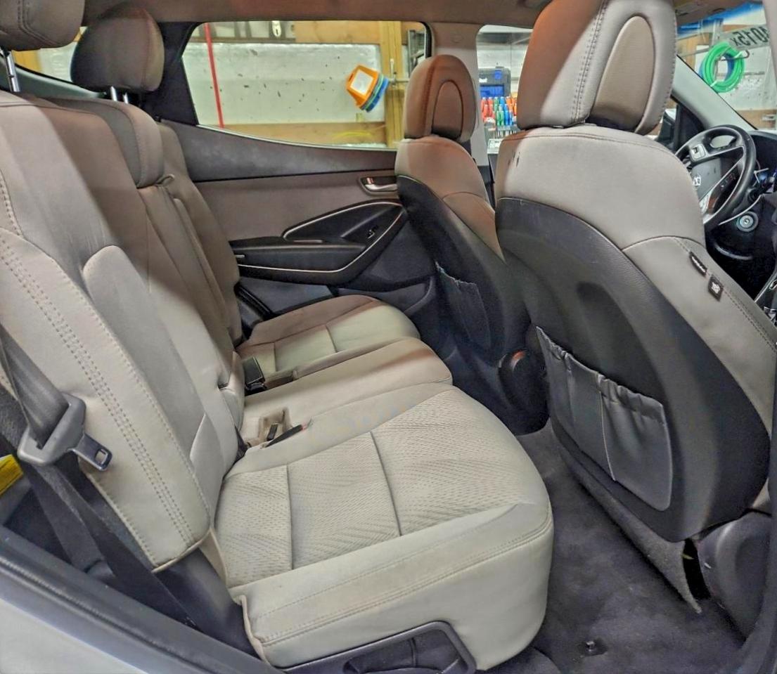 Hyundai SANTA FE Image 13
