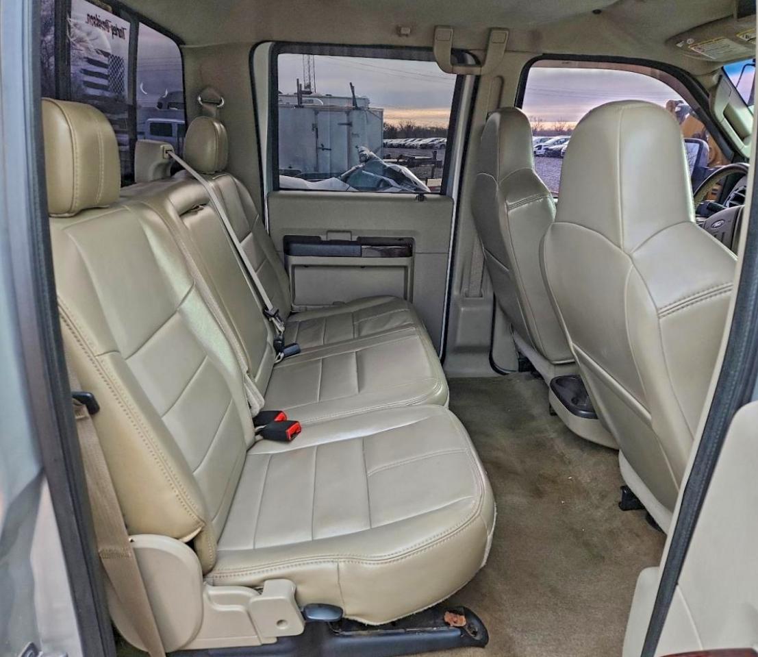 Ford F-350 Super Duty Image 4