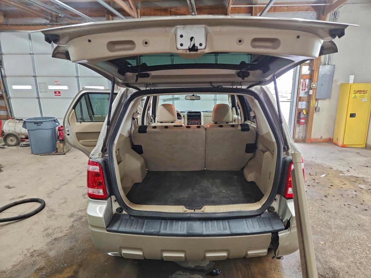 Ford Escape Limited Image 4