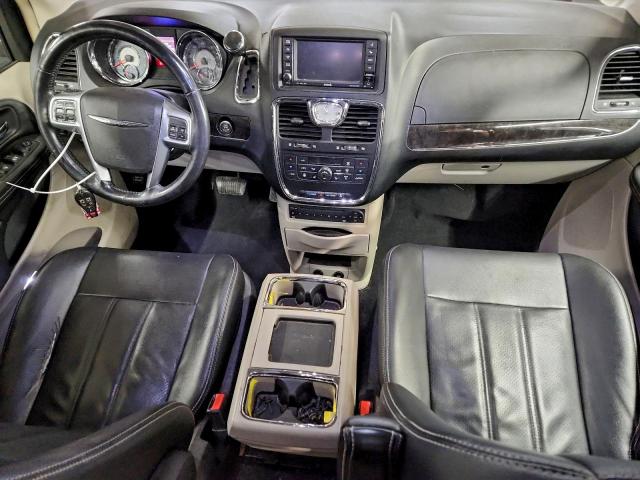 Chrysler Minivan Touring L Image 12