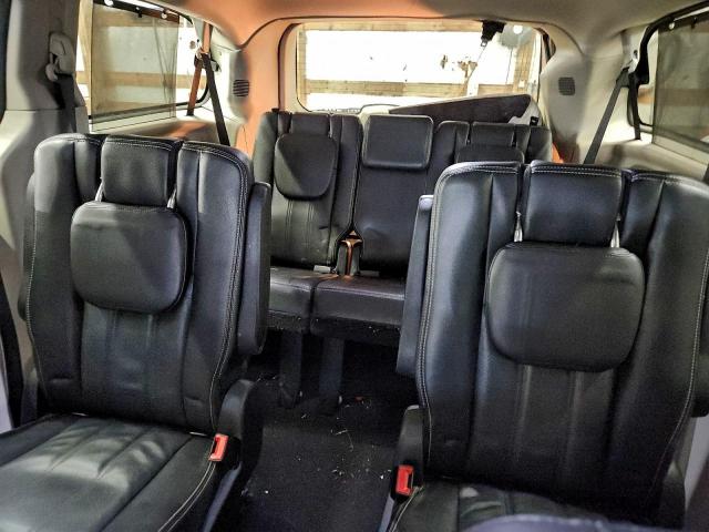 Chrysler Minivan Touring L Image 6