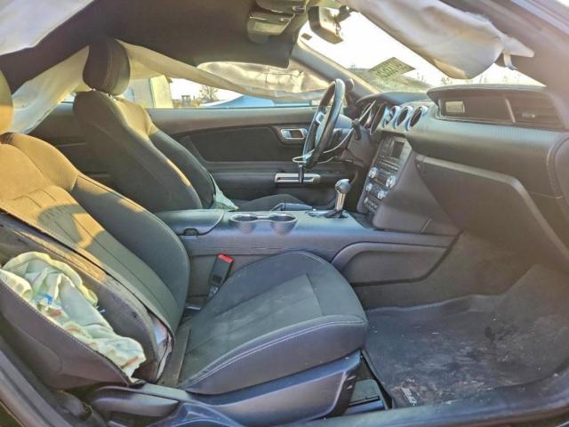 Ford Mustang Image 10