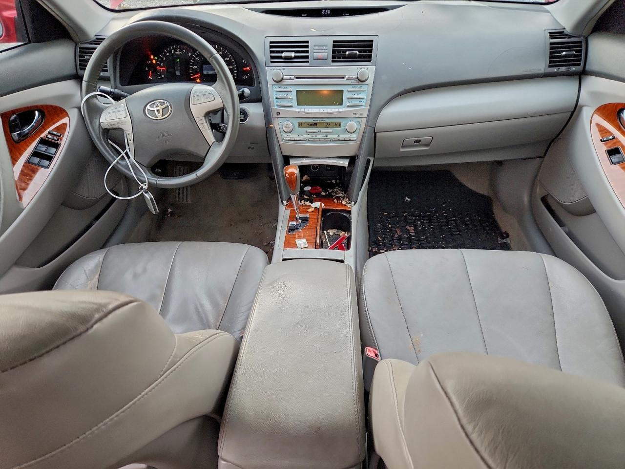 Toyota Camry Se Image 6