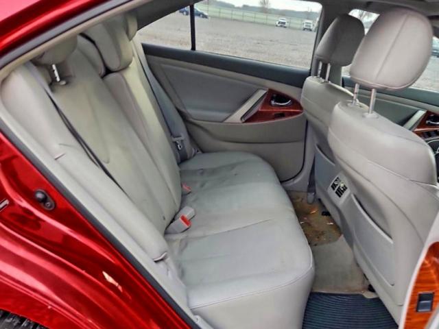 Toyota Camry Se Image 11