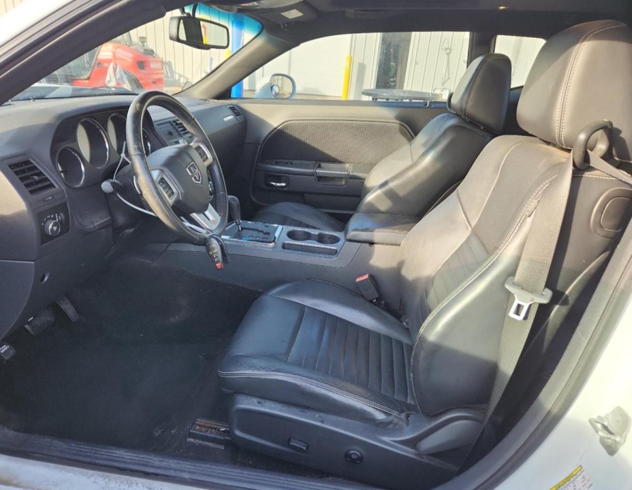 Dodge Challenger R/t Image 12