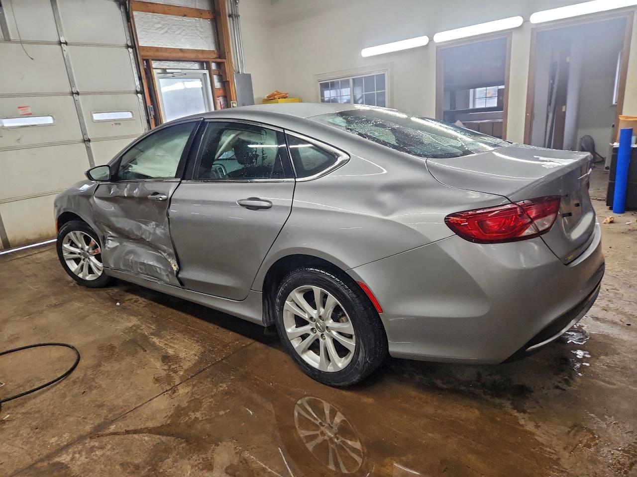 Chrysler 200 Limited Image 5
