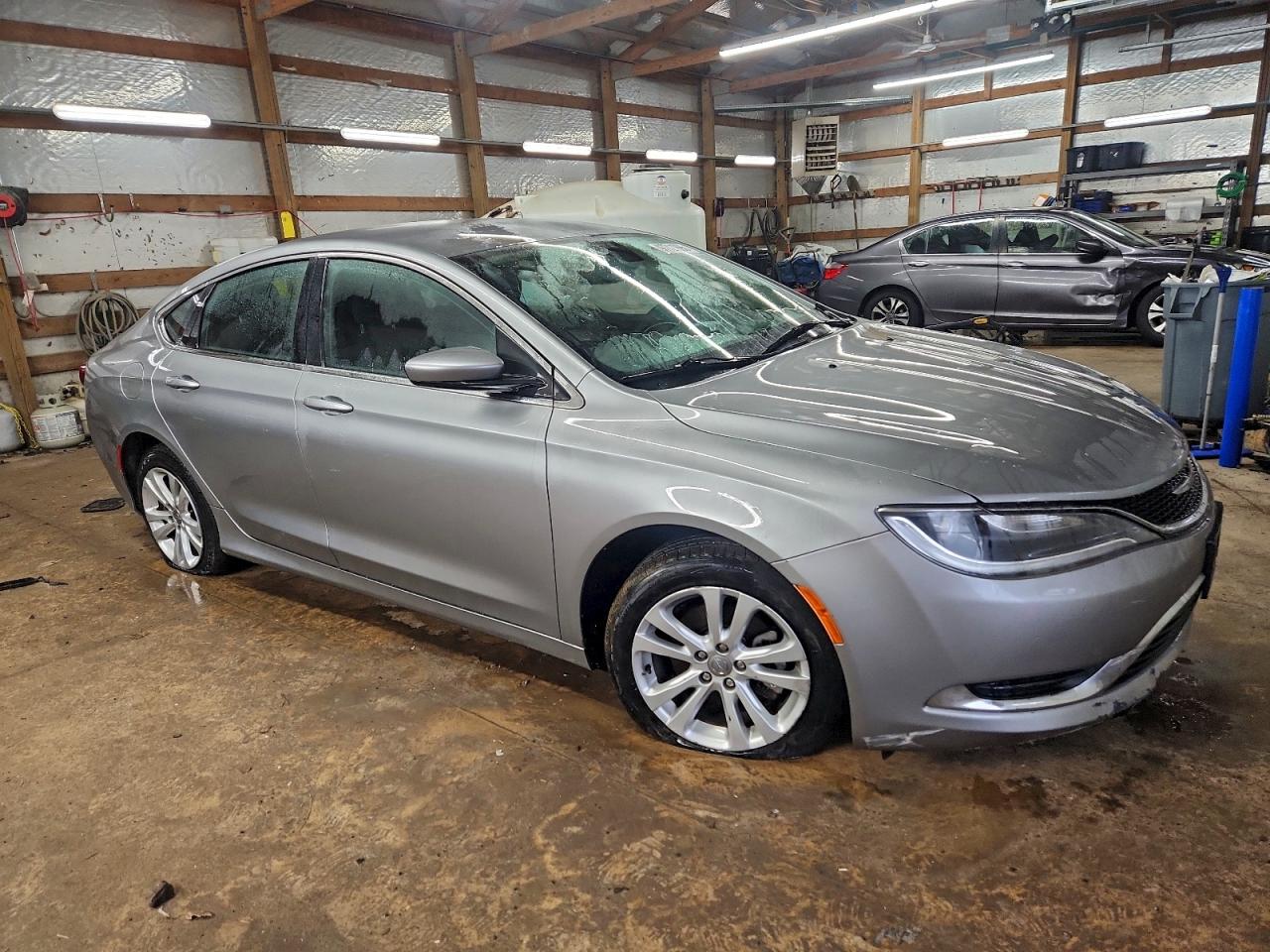 Chrysler 200 Limited Image 10