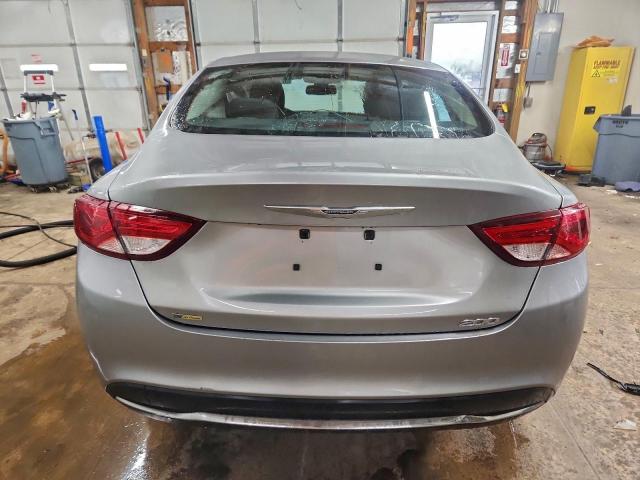 Chrysler 200 Limited Image 4
