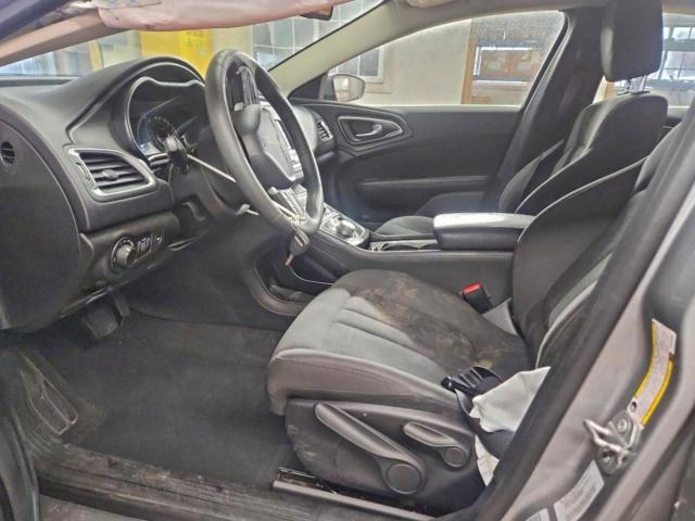 Chrysler 200 Limited Image 8