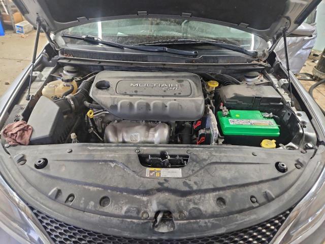 Chrysler 200 Limited Image 6