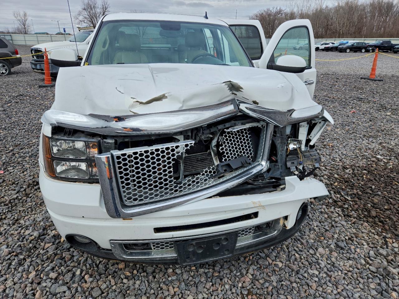 GMC Sierra K1500 Denali Image 9
