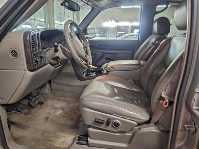 GMC Yukon Denali Image 13