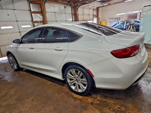 Chrysler 200 Limited Image 3