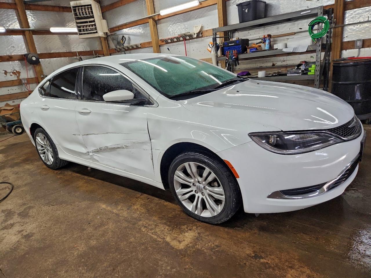 Chrysler 200 Limited Image 7