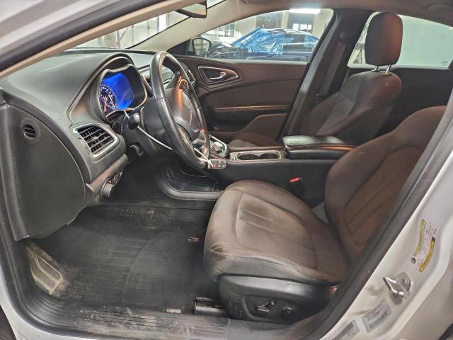 Chrysler 200 Limited Image 6