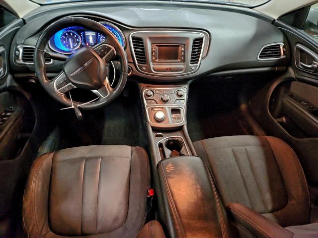 Chrysler 200 Limited Image 10