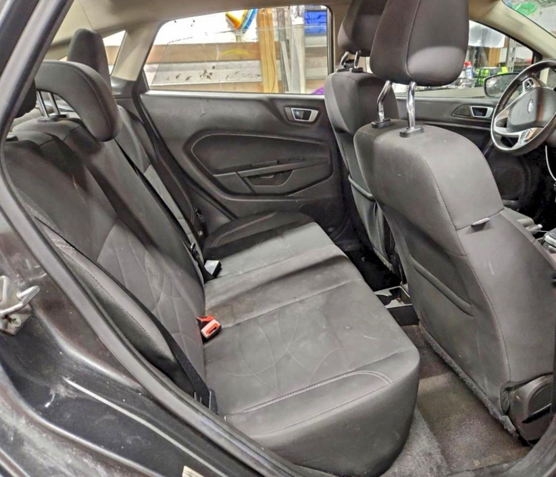 Ford Fiesta Se Image 11