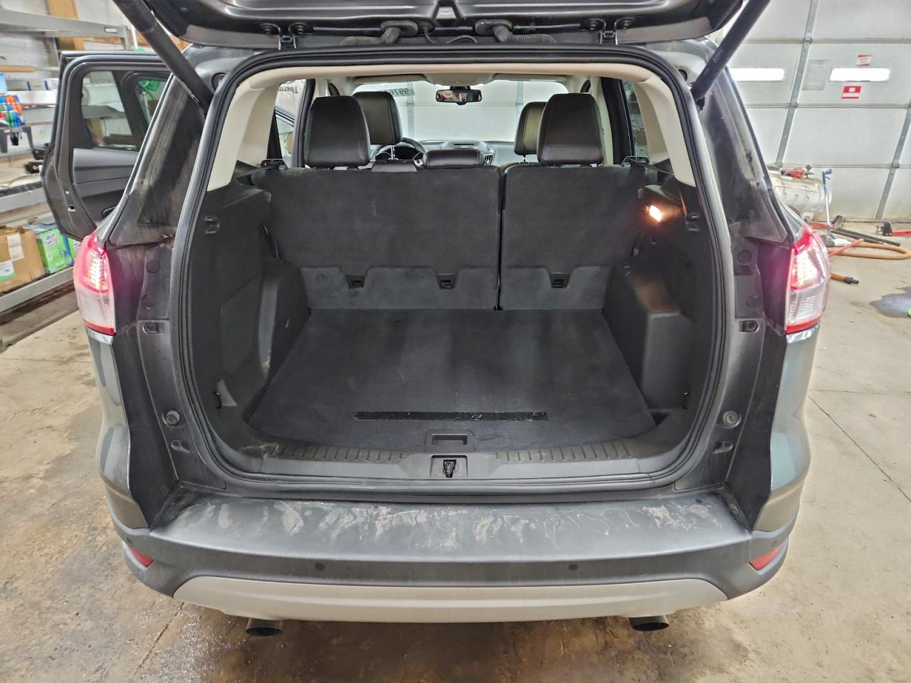 Ford Escape Titanium Image 4