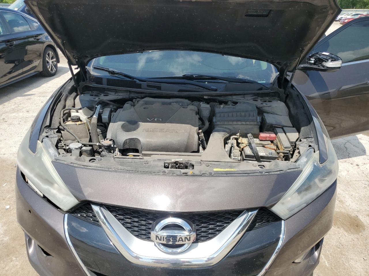 Nissan Maxima 3.5s Image 11