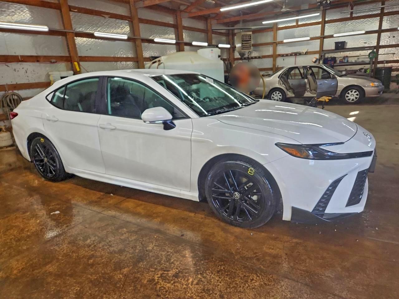 Toyota Camry Xse Image 8