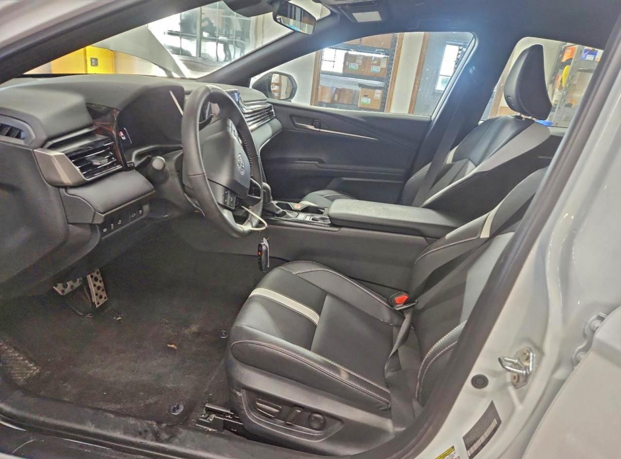 Toyota Camry Xse Image 2