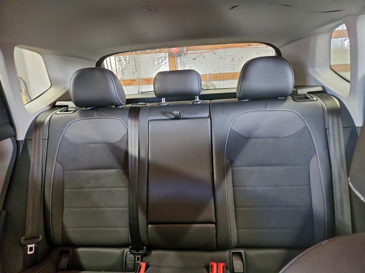 Volkswagen Taos Se Image 6