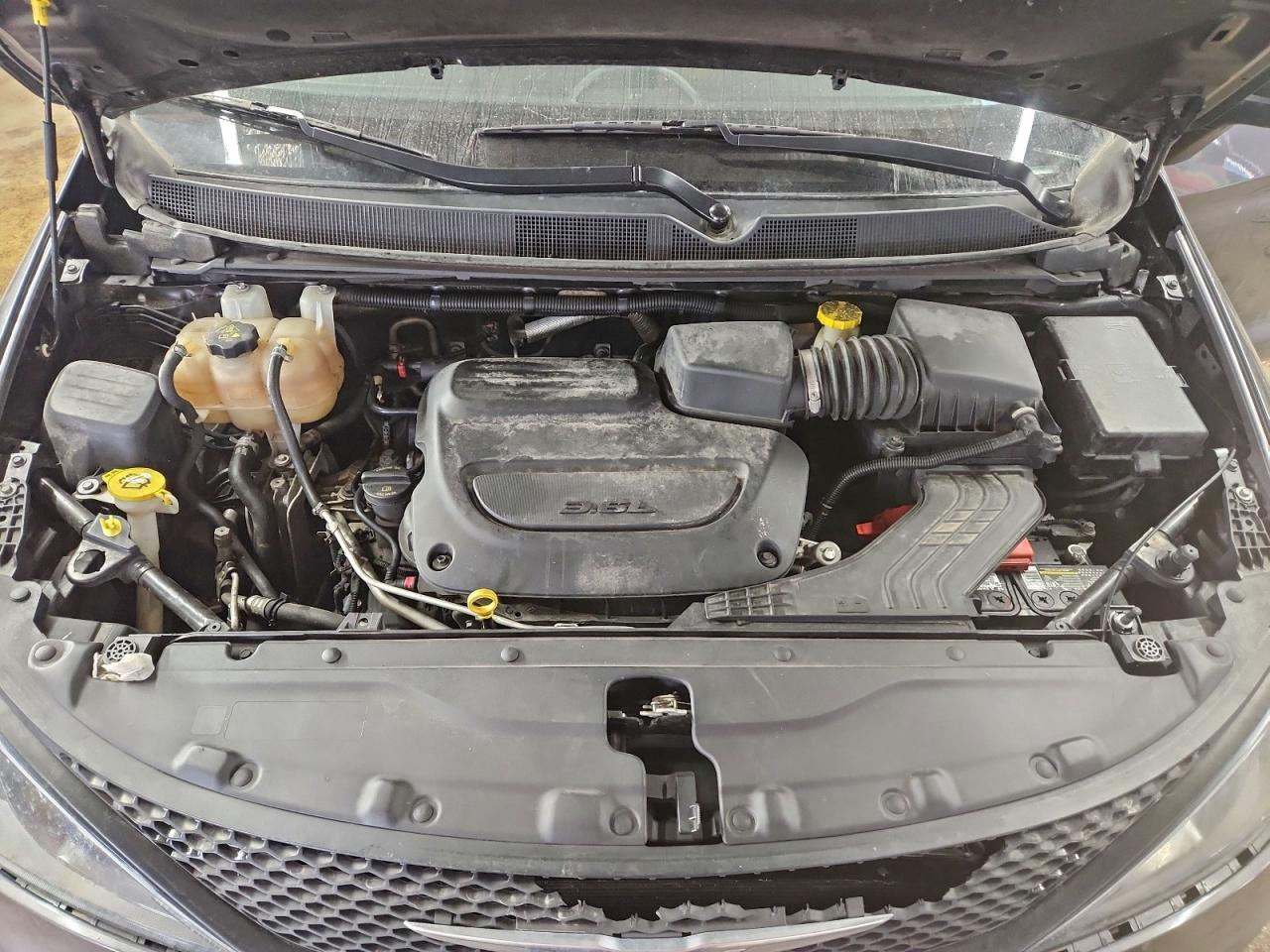 Chrysler Minivan Lx Image 10