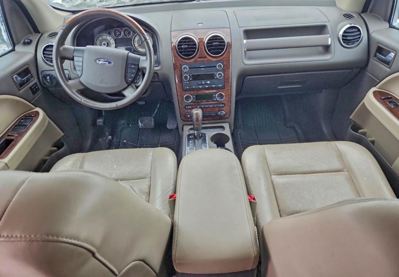 Ford Taurus Limited Image 9