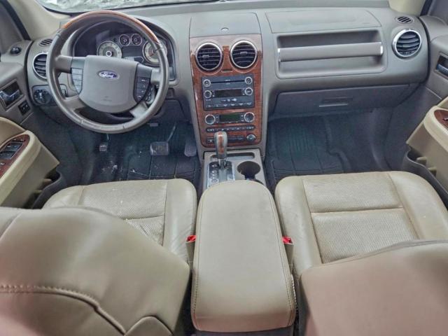 Ford Taurus Limited Image 9