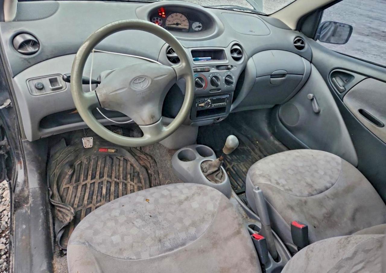 Toyota ECHO Image 6