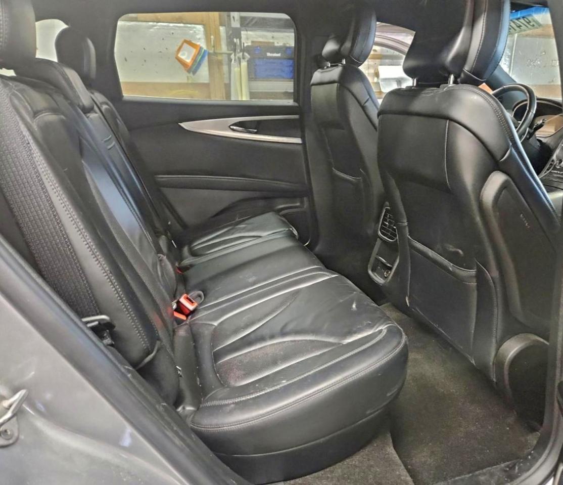 Lincoln Nautilus Image 12